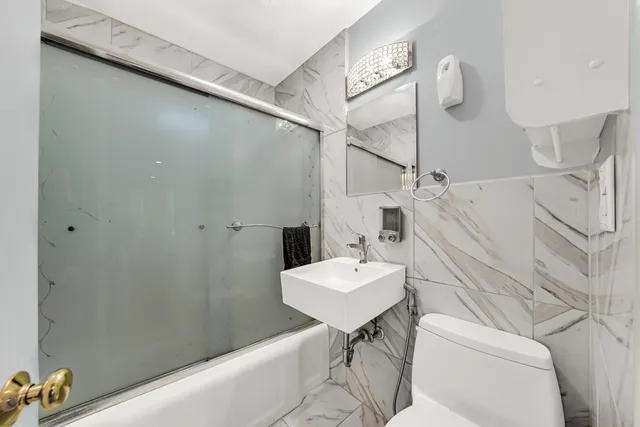 $2,800 | 8709 Callie Avenue, Morton Grove, IL 60053