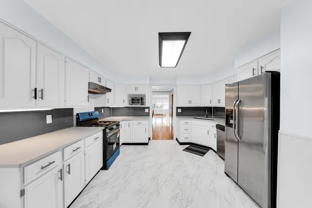 $2,800 | 8709 Callie Avenue, Morton Grove, IL 60053