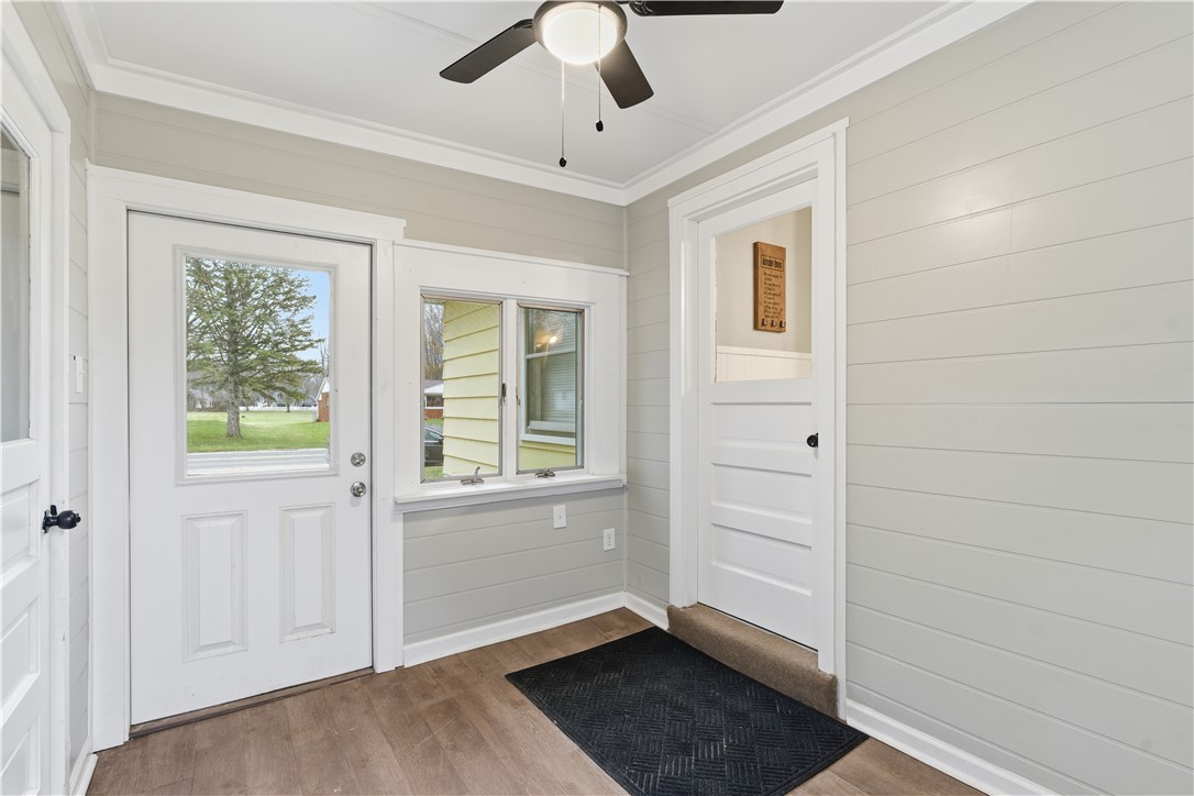 510 Klem Road Webster, NY 14580 - Photo 3 of 23 Breezeway