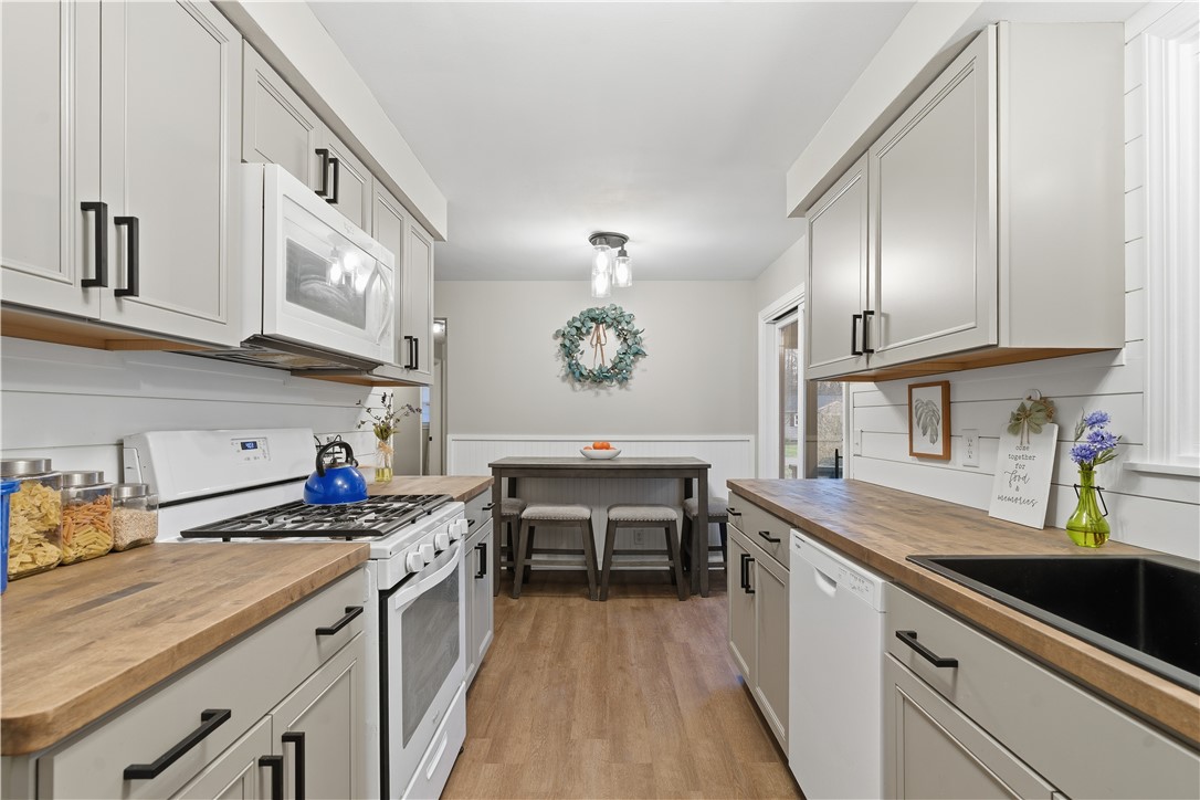 510 Klem Road Webster, NY 14580 - Photo 5 of 23