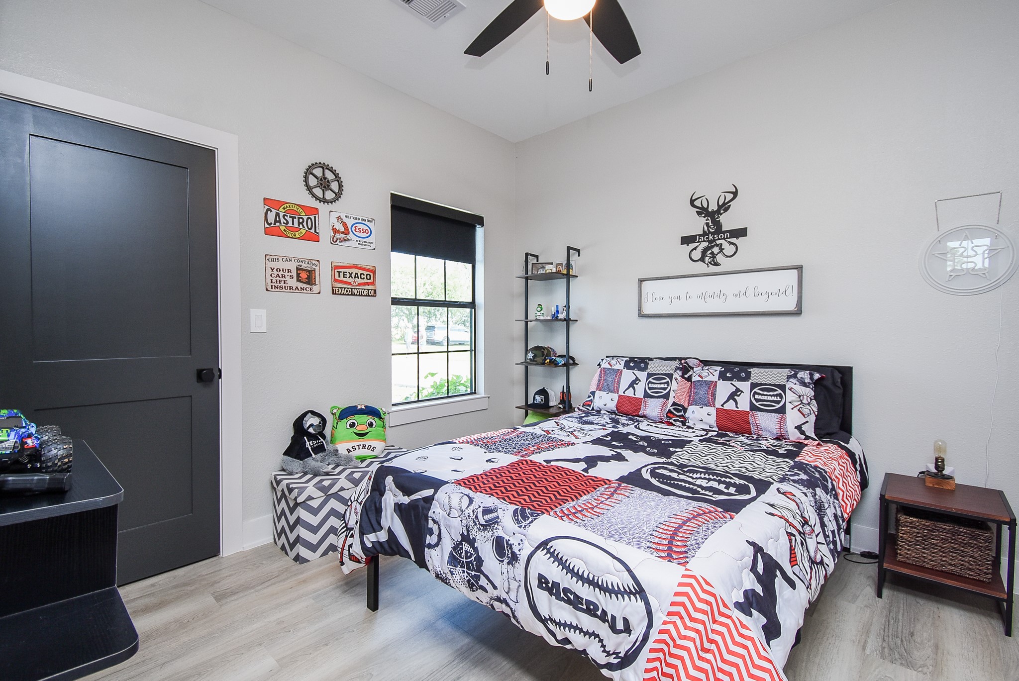15007 Barak Road Guy, TX 77444 - Photo 23 of 34 a bedroom with bed and a window