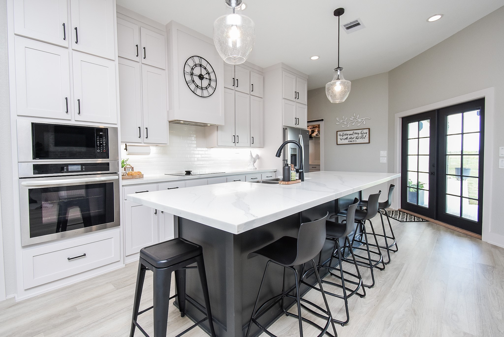 15007 Barak Road Guy, TX 77444 - Photo 8 of 34 a kitchen with a table and chairs in it