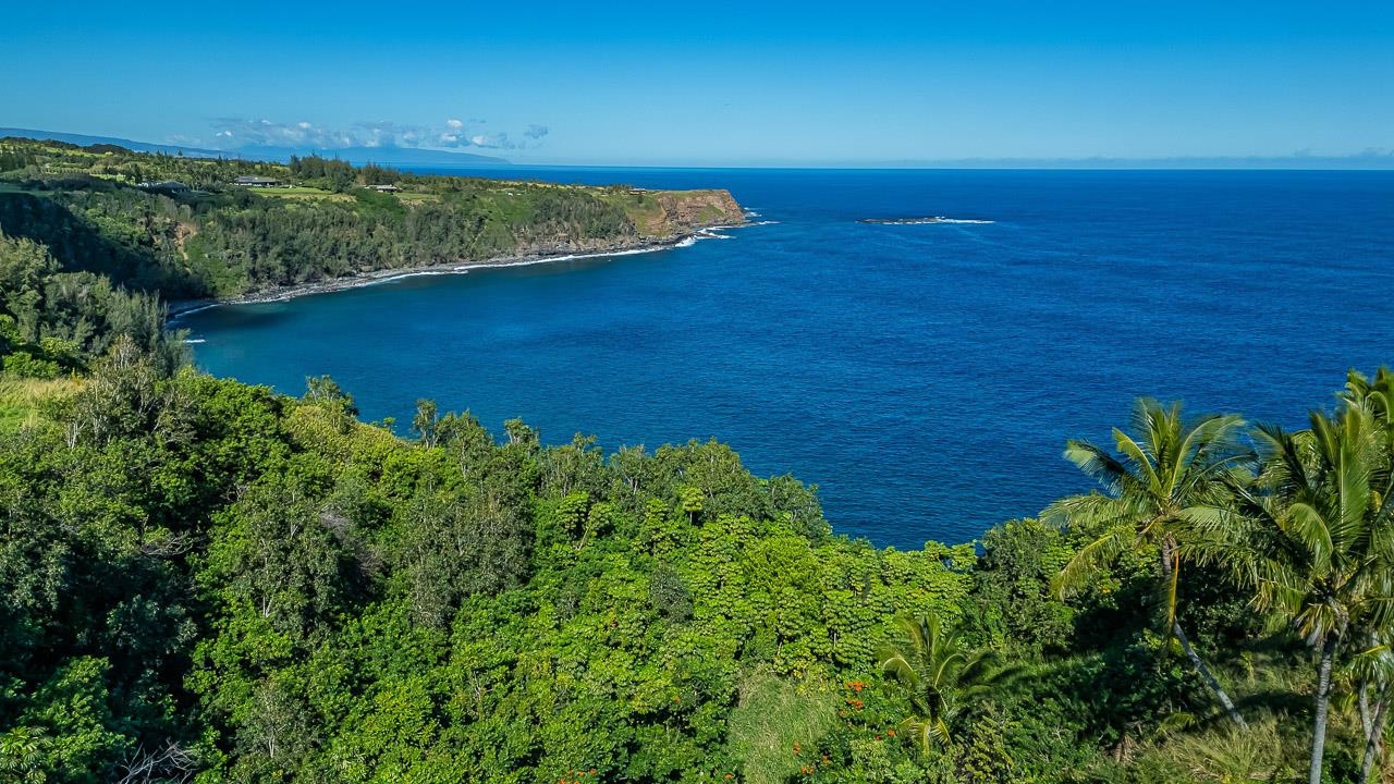 555 North Holokai Road Haiku, HI 96708 - Photo 49 of 50 Enjoy the majestic presence of Ua’oa Bay from your backyard & enjoy the other rare qualities