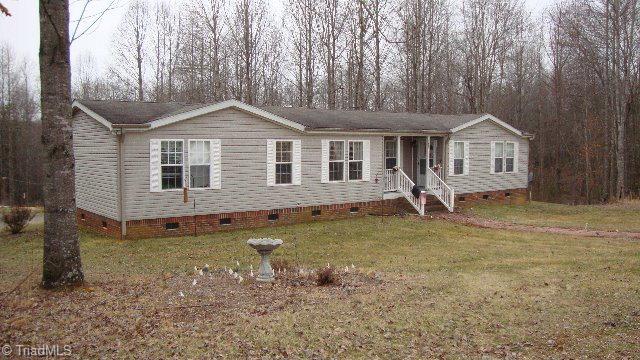4405 Hurt Road Jonesville, NC 28642 - Photo 1 of 11 Main View