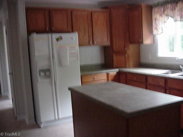 4405 Hurt Road Jonesville, NC 28642 - Photo 4 of 11 Kitchen island