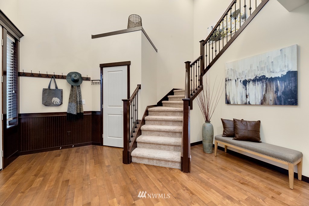 19033 4th Drive Southeast Bothell, WA 98012 - Photo 4 of 30 Gallery Image 4