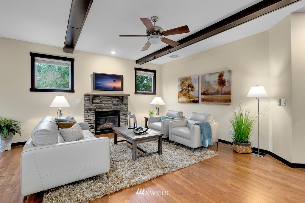 19033 4th Drive Southeast Bothell, WA 98012 - Photo 7 of 30 Gallery Image 7