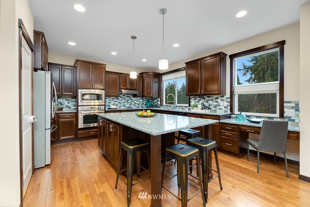 19033 4th Drive Southeast Bothell, WA 98012 - Photo 9 of 30 Gallery Image 9