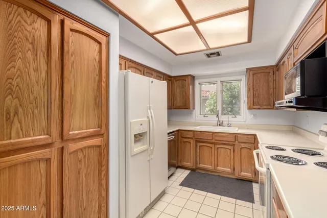 $389,000 | 5200 South Lakeshore Drive, Unit 206, Tempe, AZ 85283