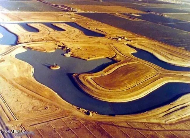 $389,000 | 5200 South Lakeshore Drive, Unit 206, Tempe, AZ 85283