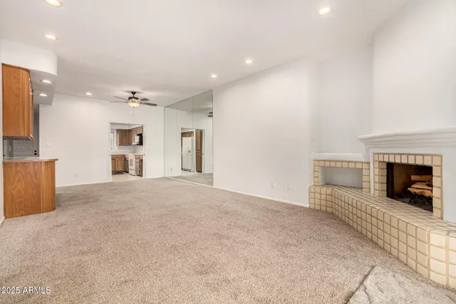 $389,000 | 5200 South Lakeshore Drive, Unit 206, Tempe, AZ 85283