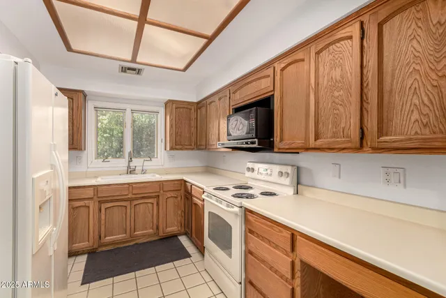 $389,000 | 5200 South Lakeshore Drive, Unit 206, Tempe, AZ 85283