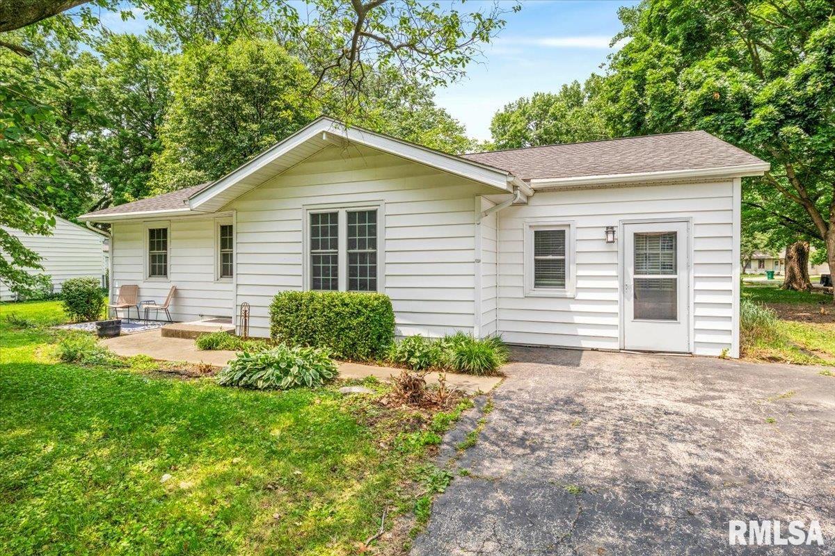 321 Parkview Drive Rochester, IL 62563 - Photo 1 of 23