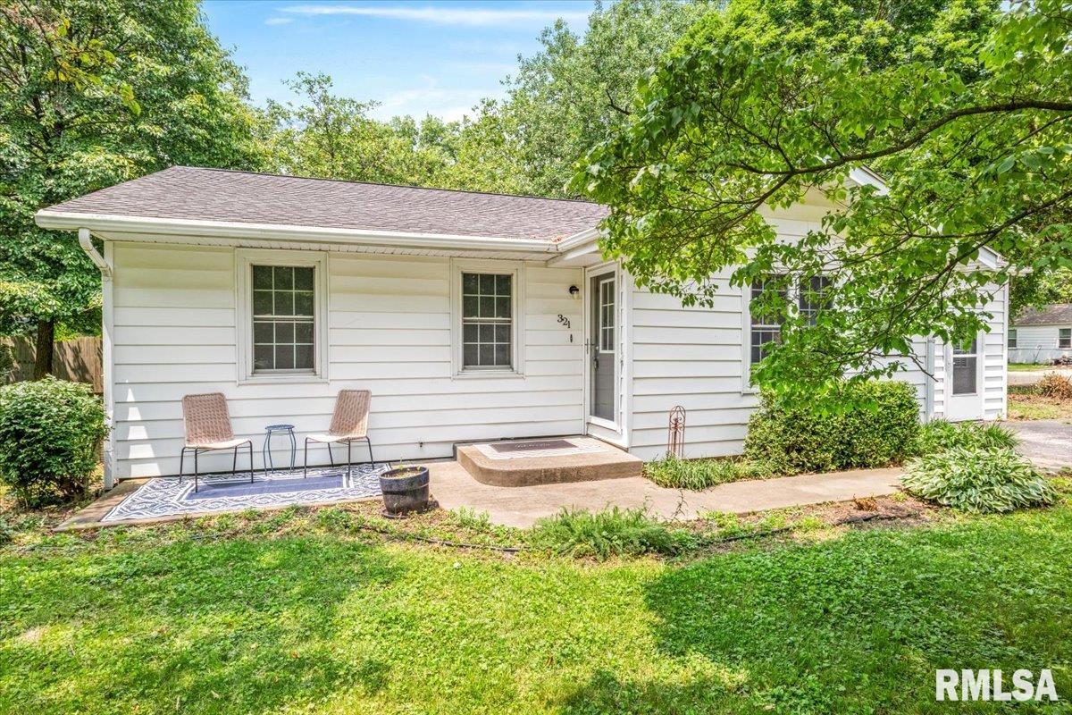 321 Parkview Drive Rochester, IL 62563 - Photo 2 of 23