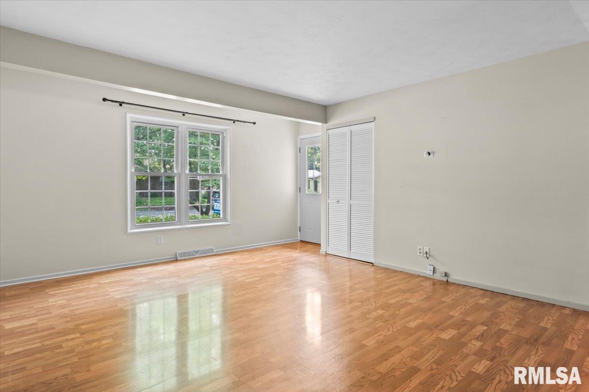 321 Parkview Drive Rochester, IL 62563 - Photo 5 of 23