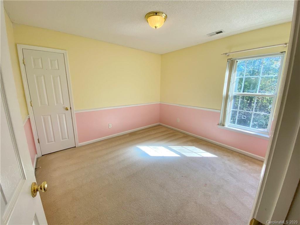 3517 Nevin Brook Road Charlotte, NC 28269 - Photo 12 of 18 Gallery Image 12