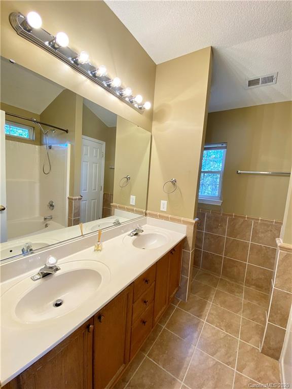 3517 Nevin Brook Road Charlotte, NC 28269 - Photo 16 of 18 Gallery Image 16