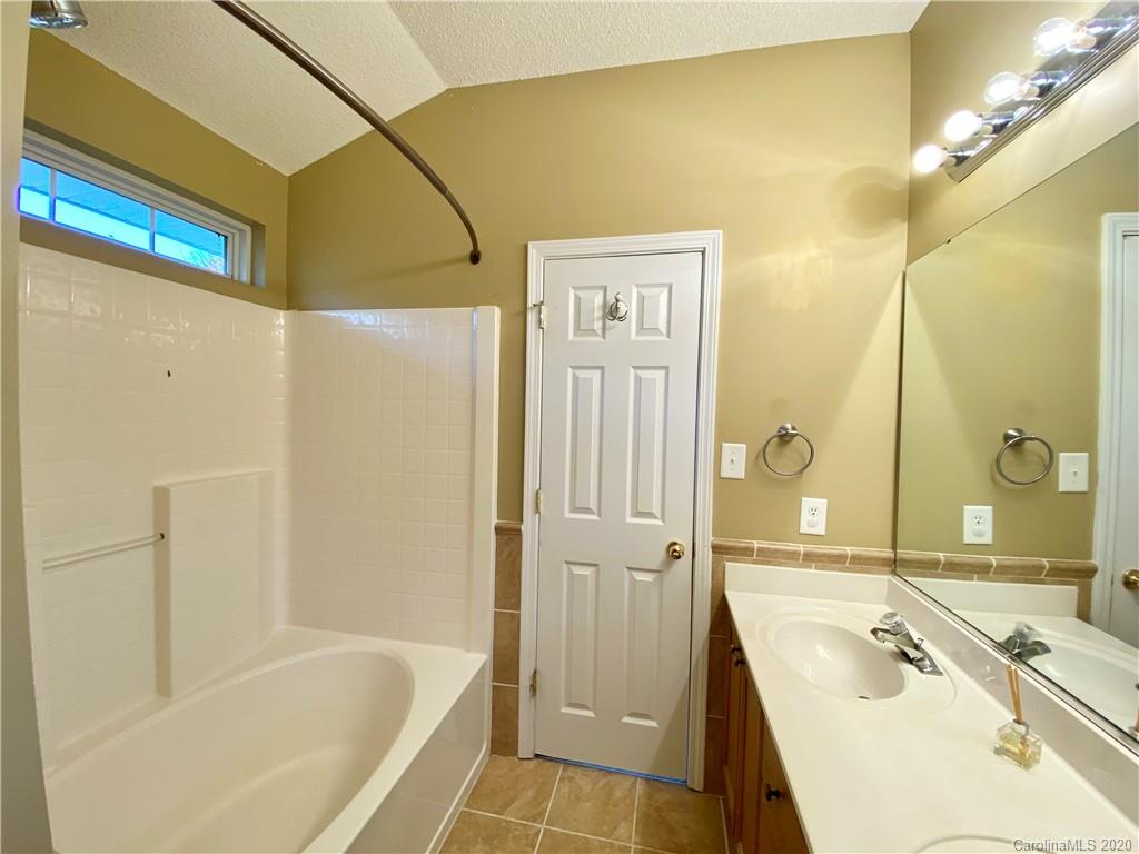 3517 Nevin Brook Road Charlotte, NC 28269 - Photo 17 of 18 Gallery Image 17
