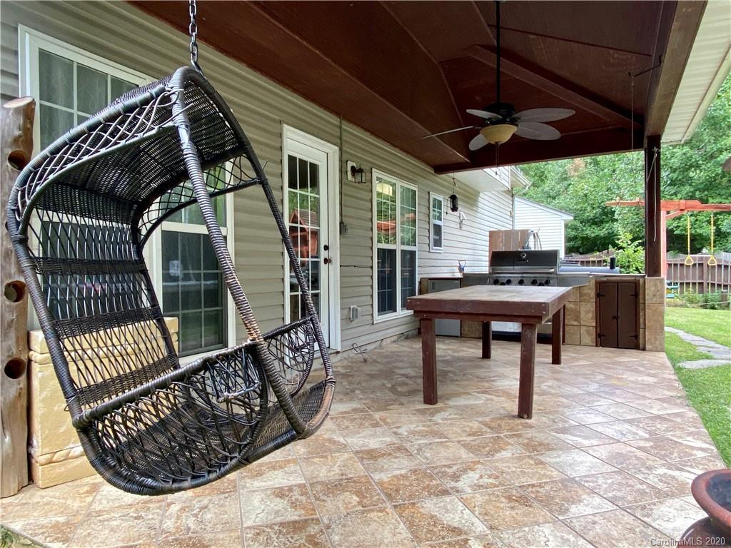 3517 Nevin Brook Road Charlotte, NC 28269 - Photo 4 of 18 Gallery Image 4