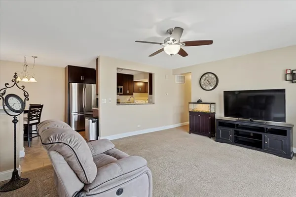 $195,000 | 227 Elkhorn Court, Unit D, Bolingbrook, IL 60440