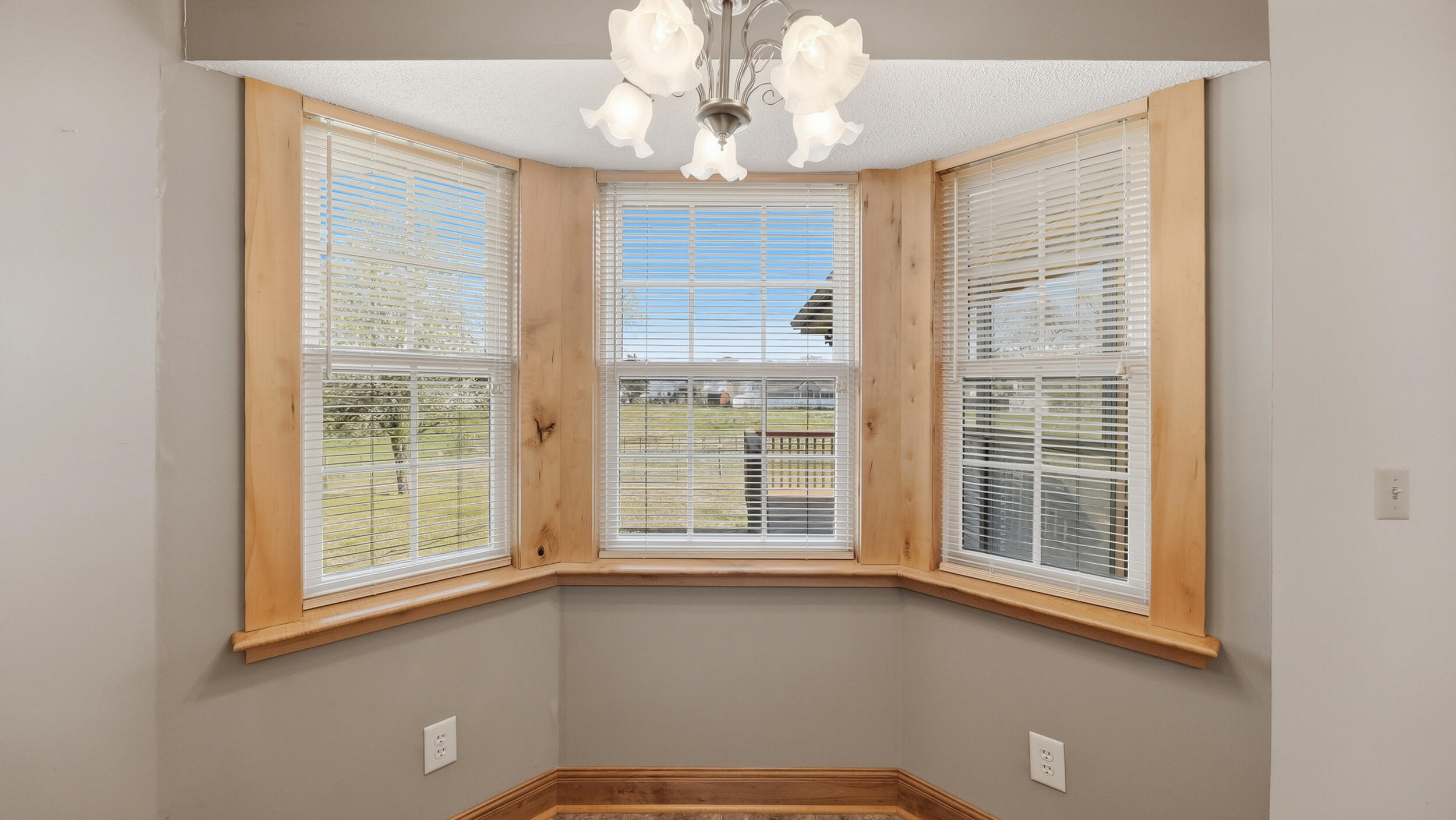 7931 Short Tail Springs Road Ooltewah, TN 37363 - Photo 11 of 61 11_7931 short tail springs rd-11