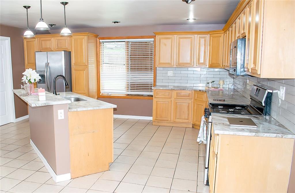 1378 Robbins Station Road Irwin, PA 15642 - Photo 5 of 46