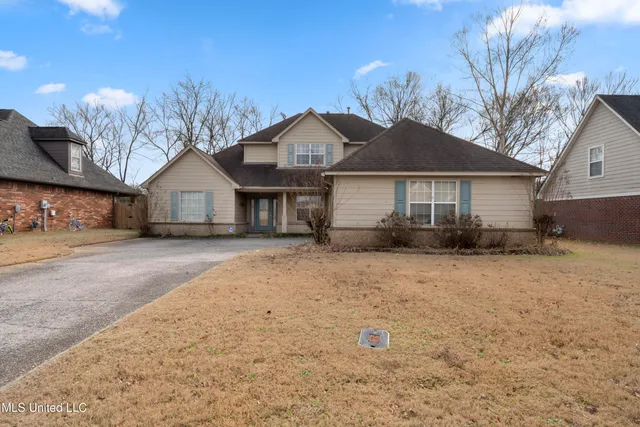 $299,998 | 9861 Alexanders Ridge Drive, Olive Branch, MS 38654