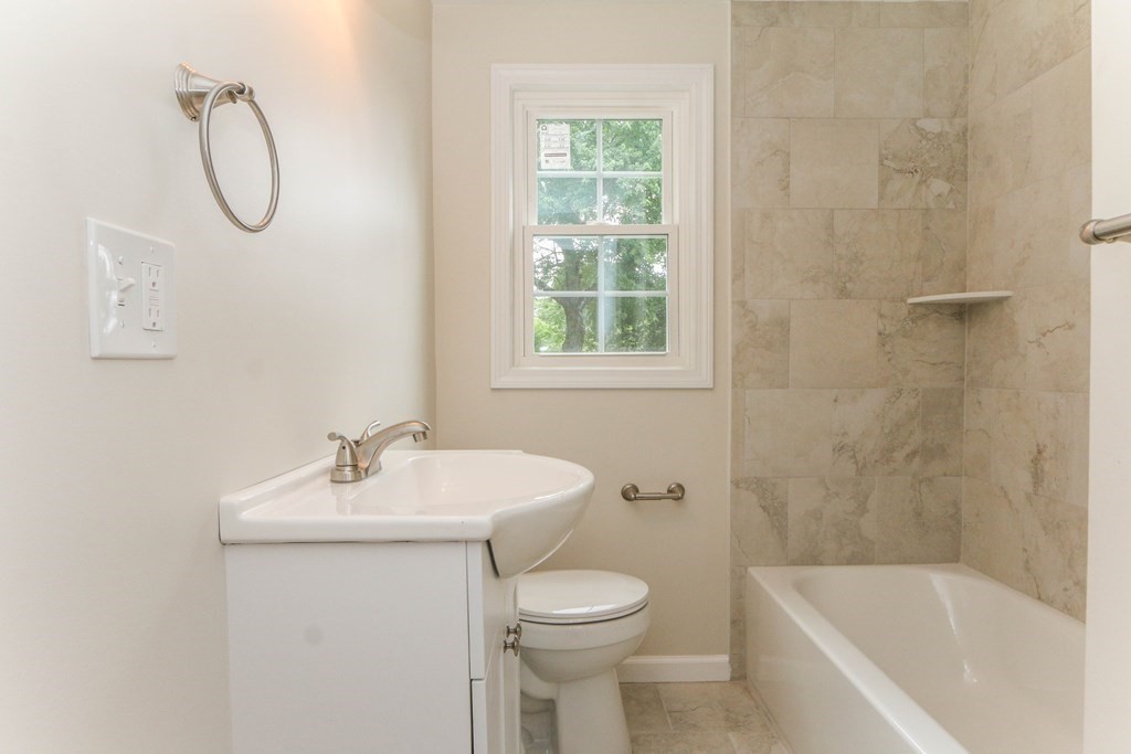 47 Felicia Street Springfield, MA 01104 - Photo 17 of 39 Gallery Image 17