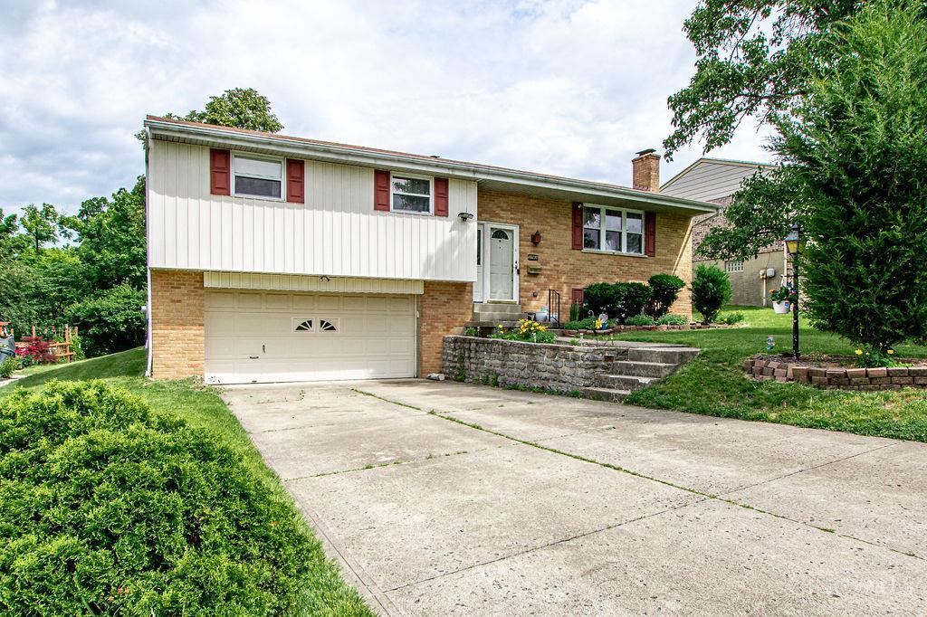 3762 Ridgedale Drive Cincinnati, OH 45247 - Photo 4 of 31