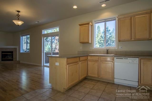 19474 Brookside Way Bend, OR 97702 - Photo 5 of 20 Gallery Image 5