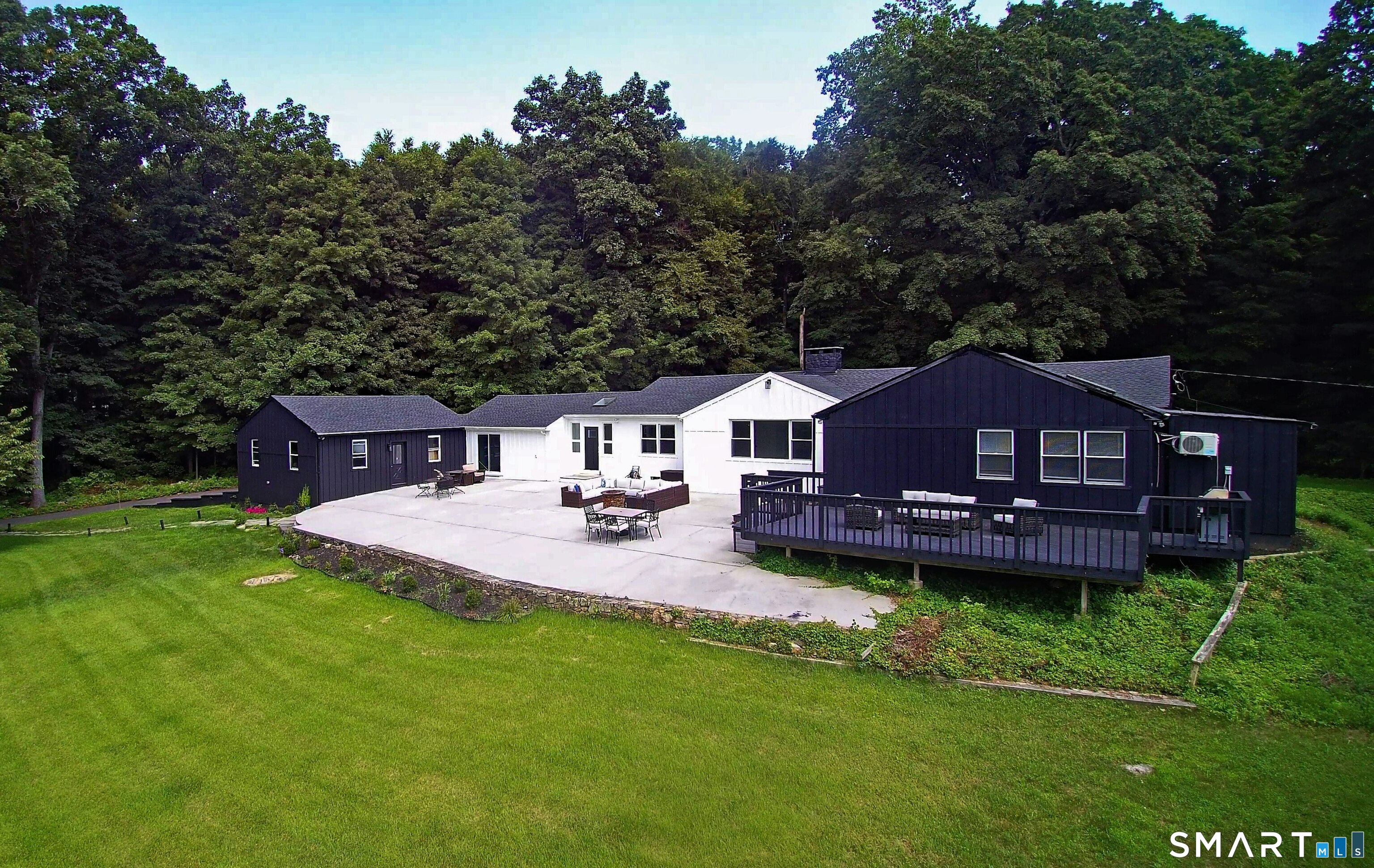 30 Blackman Road Ridgefield, CT 06877 - Photo 4 of 40