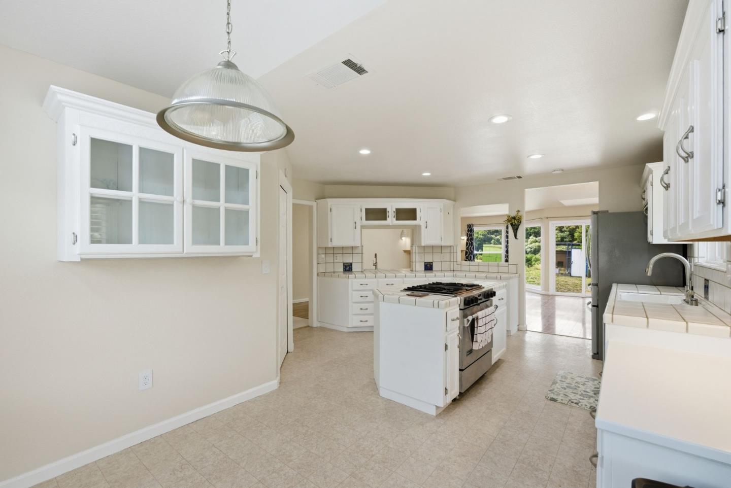 1584 Rocks Road San Juan Bautista, CA 95045 - Photo 16 of 69