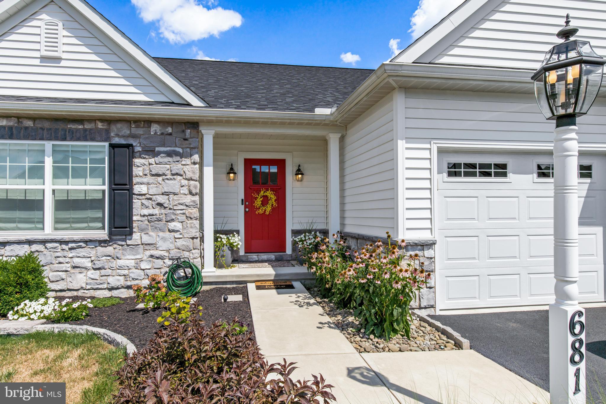 681 Hamaker Road Manheim, PA 17545 - Photo 4 of 37