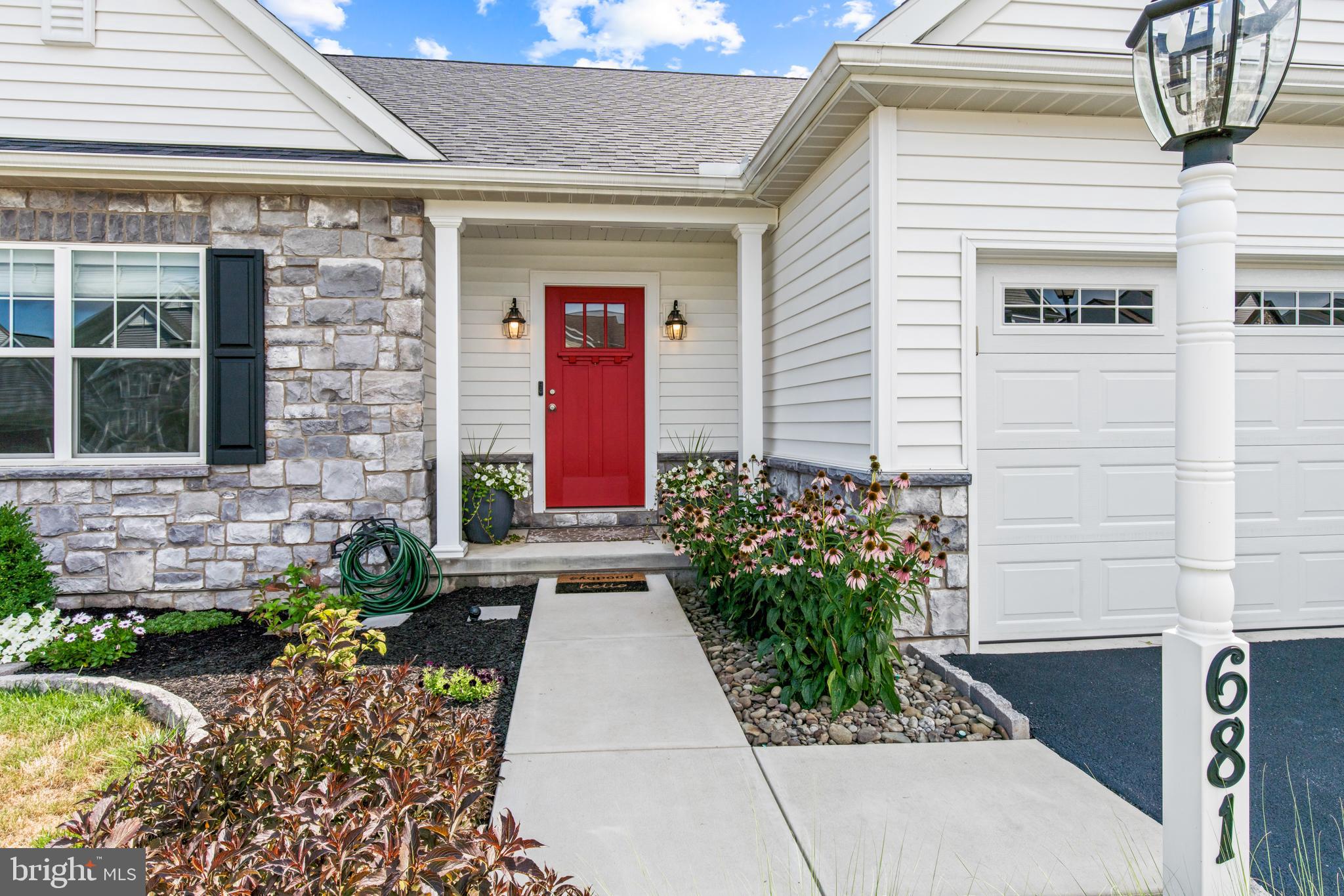 681 Hamaker Road Manheim, PA 17545 - Photo 5 of 37