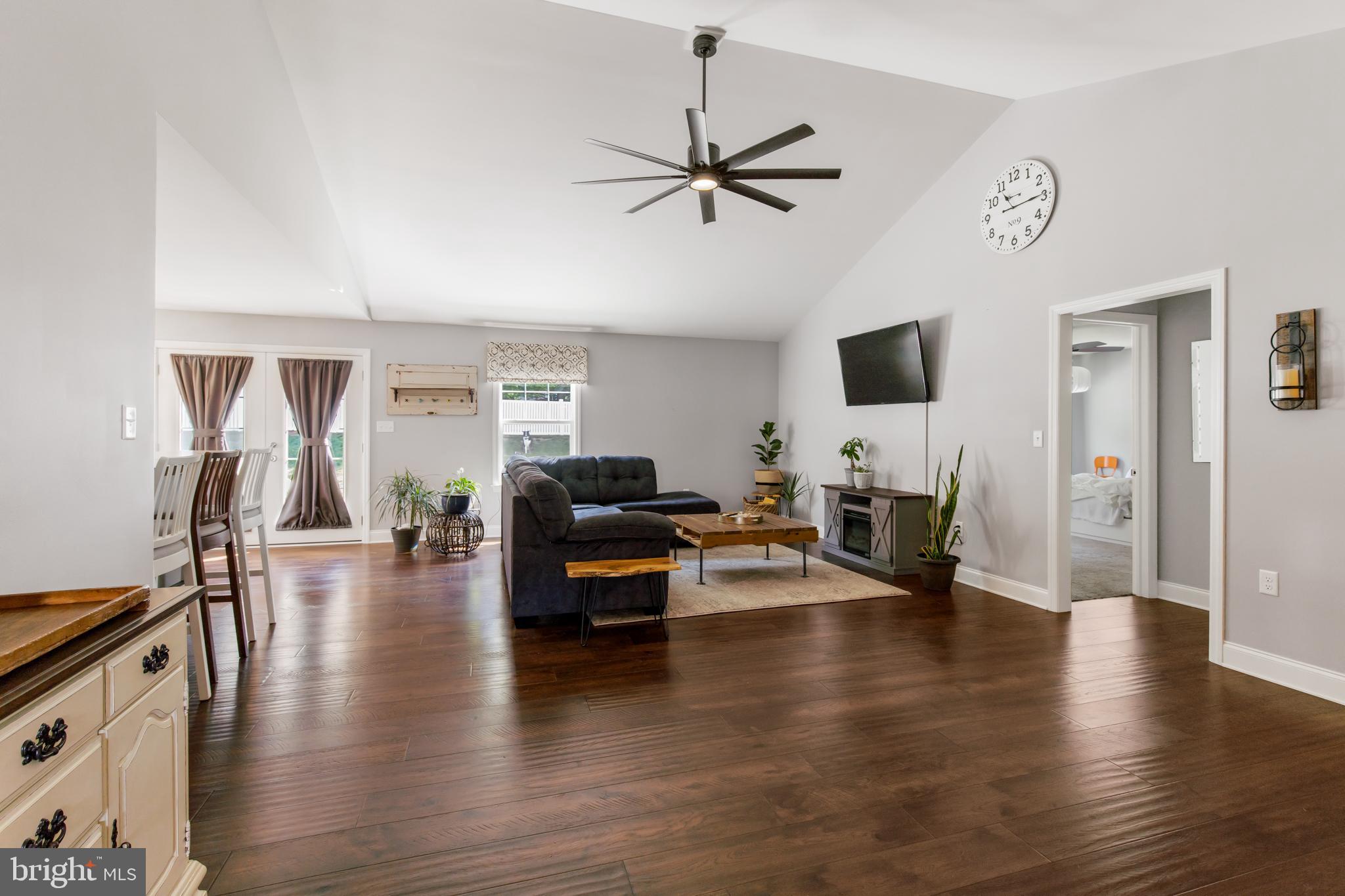 681 Hamaker Road Manheim, PA 17545 - Photo 8 of 37
