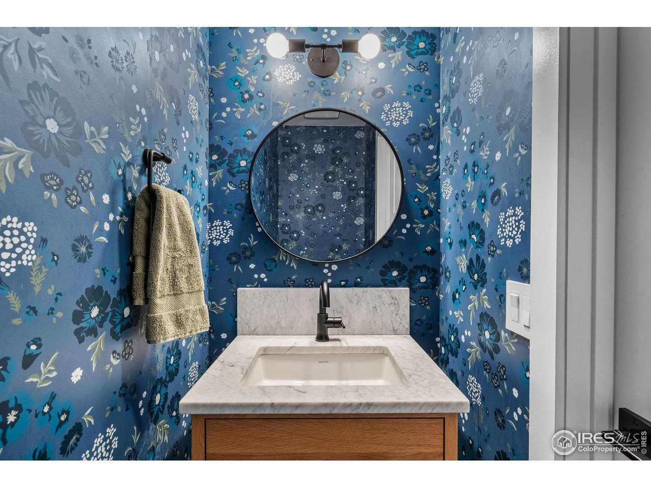 3675 Roundtree Court Boulder, CO 80304 - Photo 18 of 40 Main level powder room