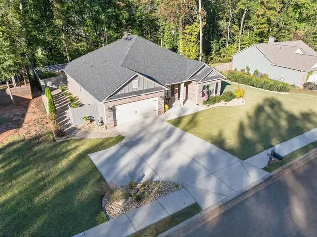 $400,000 | 829 River Fall Drive, Jefferson, GA 30549