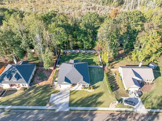 $400,000 | 829 River Fall Drive, Jefferson, GA 30549