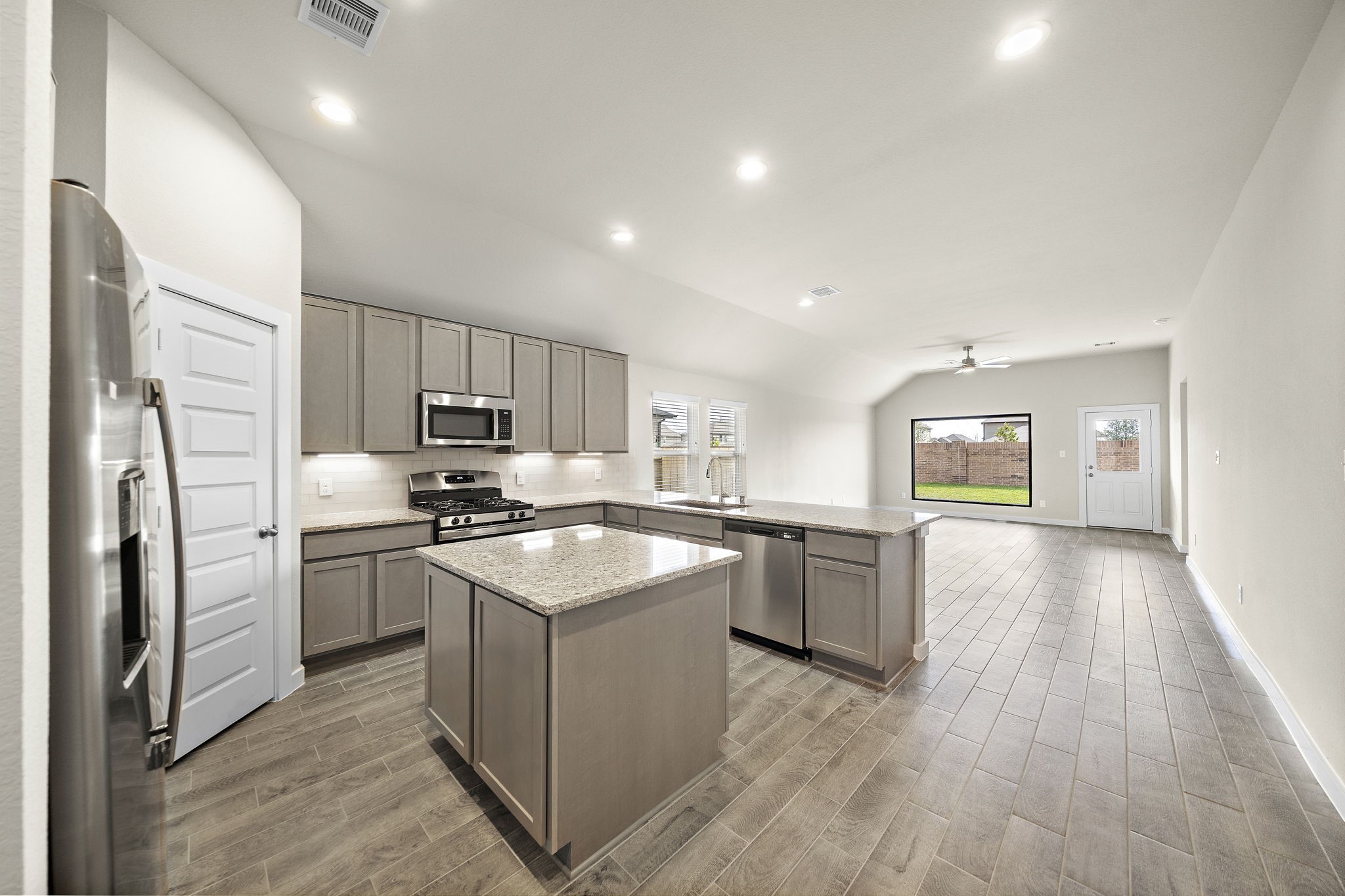 3327 Tilley Drive Rosenberg, TX 77471 - Photo 12 of 35