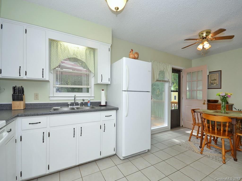29 Walker Street Clyde, NC 28721 - Photo 6 of 12 Gallery Image 6