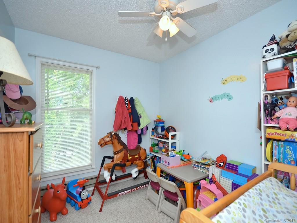 29 Walker Street Clyde, NC 28721 - Photo 10 of 12 Gallery Image 10