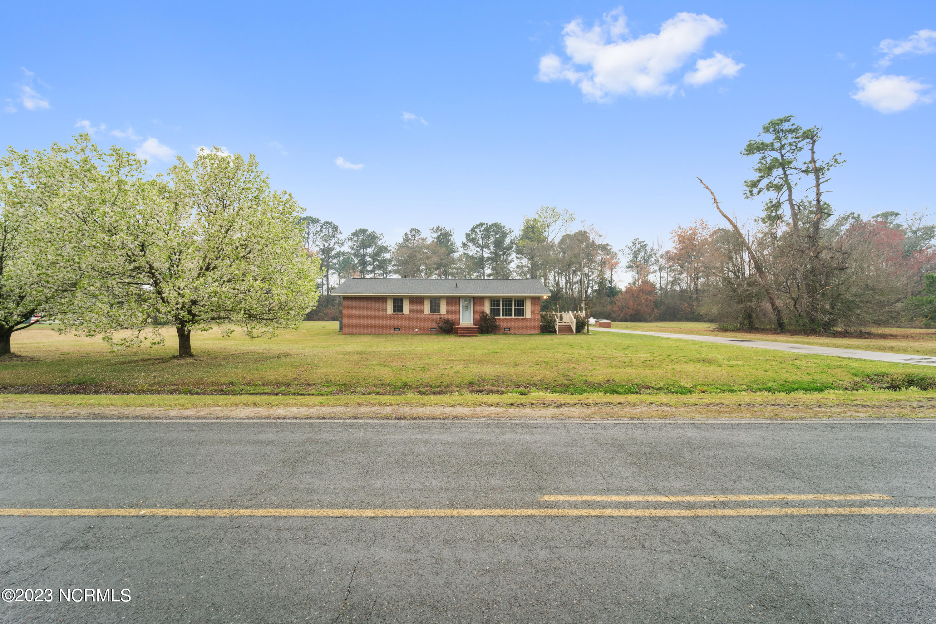 205 Hall Road Pink Hill, NC 28572 - Photo 2 of 48 DSC02961