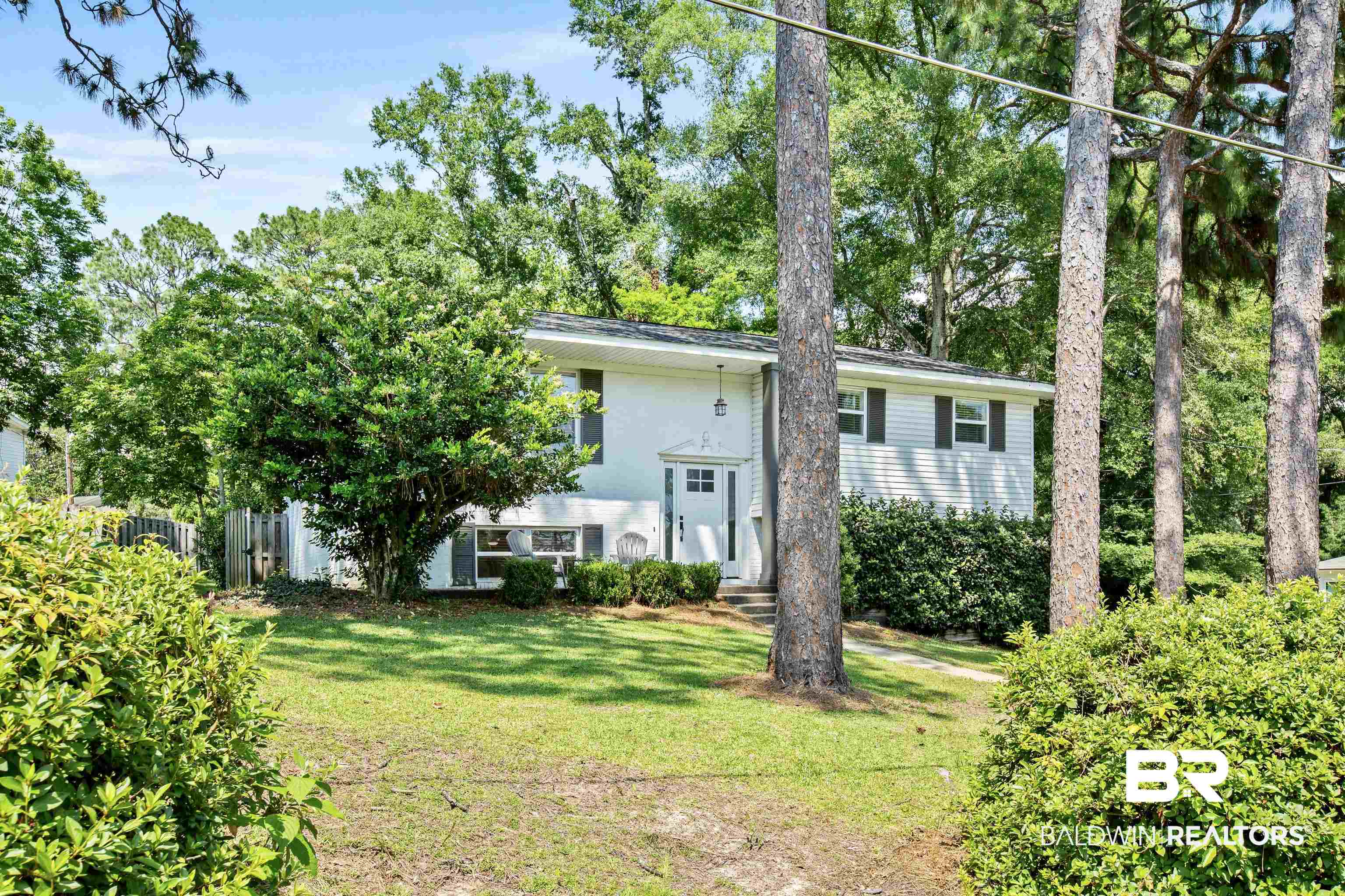 108 Ronforth Street Fairhope, AL 36532 - Photo 3 of 26