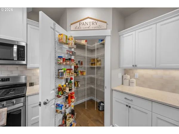 $529,000 | 832 Sand Pines Avenue, Sutherlin, OR 97479