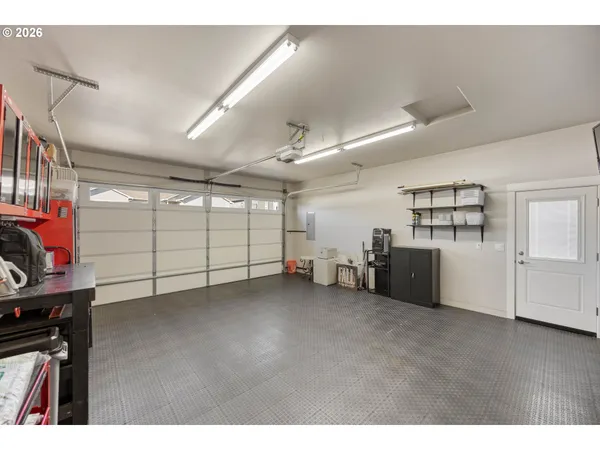 $529,000 | 832 Sand Pines Avenue, Sutherlin, OR 97479