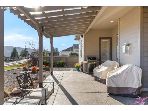 $529,000 | 832 Sand Pines Avenue, Sutherlin, OR 97479