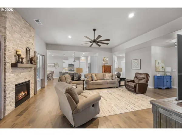 $539,000 | 832 Sand Pines Avenue, Sutherlin, OR 97479