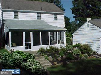 202 St Davids Court Wayne, PA 19087 - Photo 2 of 6 Gallery Image 2