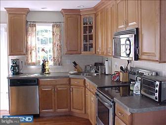 202 St Davids Court Wayne, PA 19087 - Photo 4 of 6 Gallery Image 4