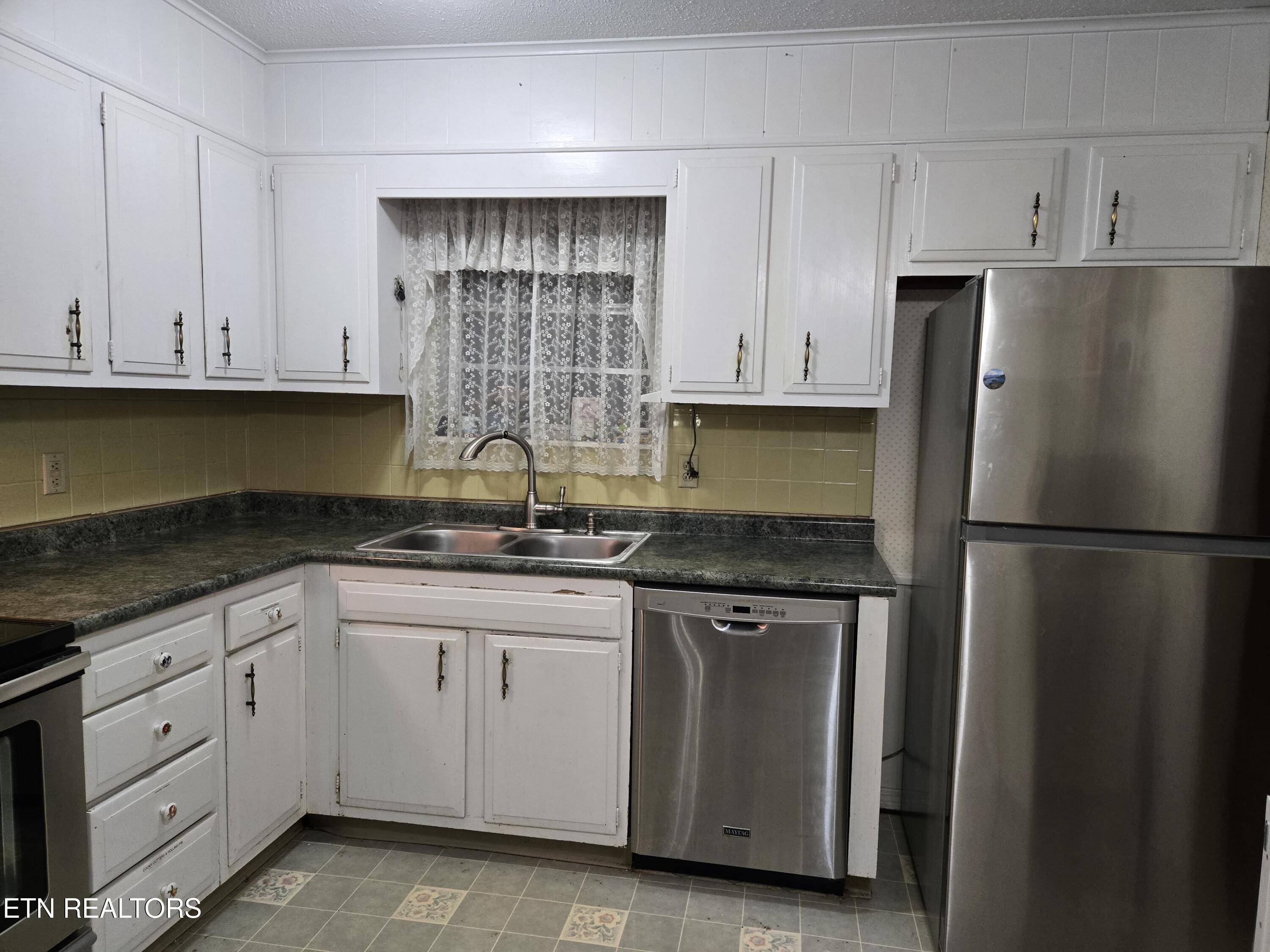 7760 Cranley Road Powell, TN 37849 - Photo 8 of 19 Kitchen